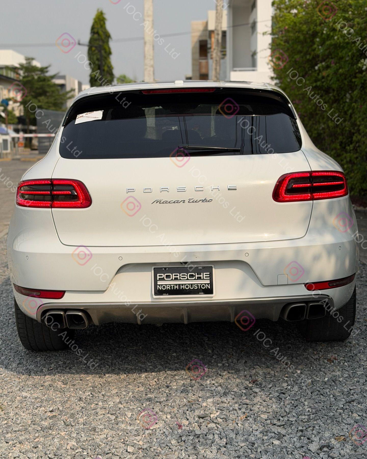 2015 Porsche Macan Turbo - 1