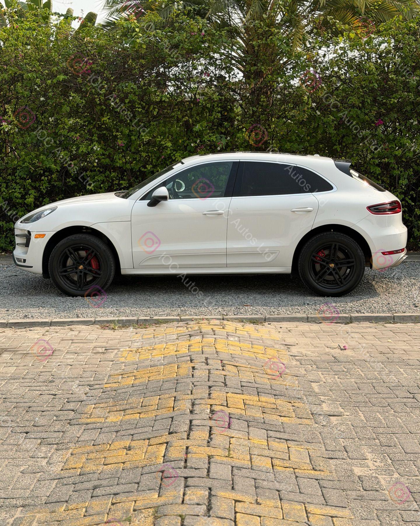 2015 Porsche Macan Turbo - 7